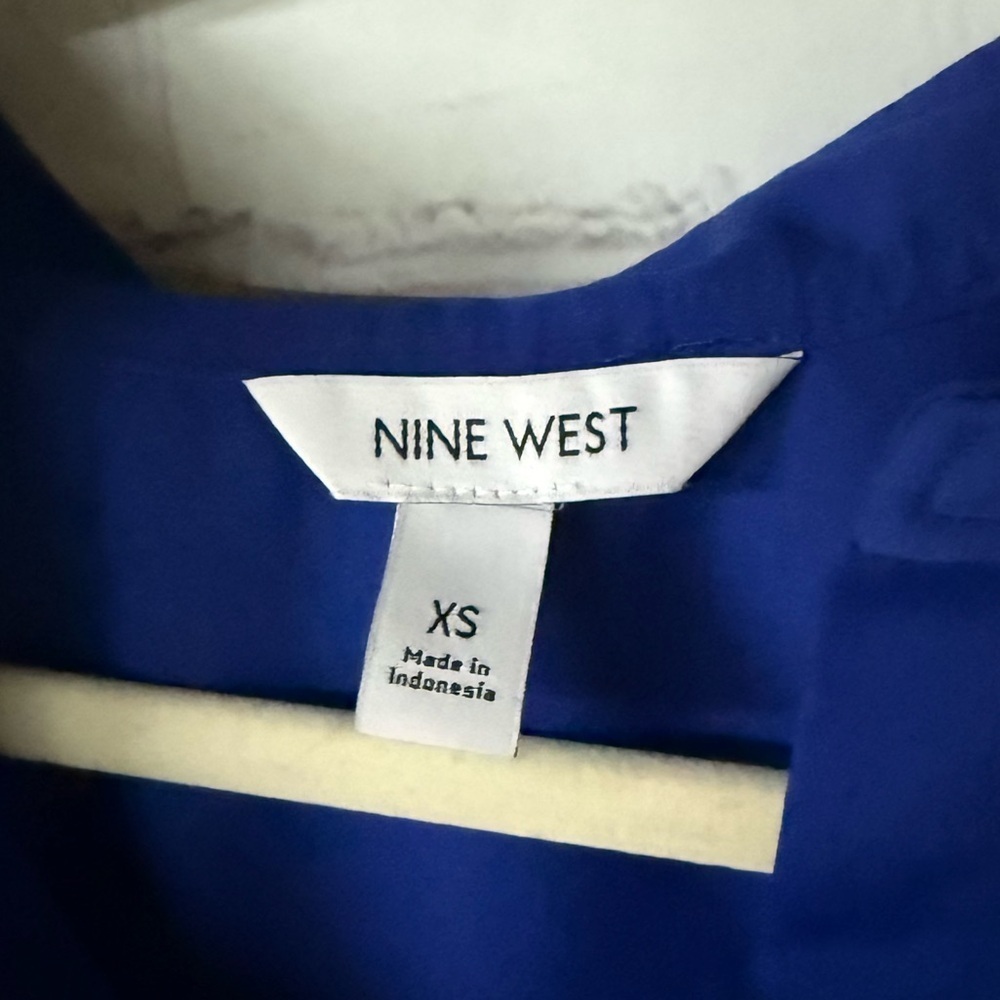Nine West NEW 🆕 Blue Button Down Shirt with Mandarin Collar -XS- - Picture 3 of 4
